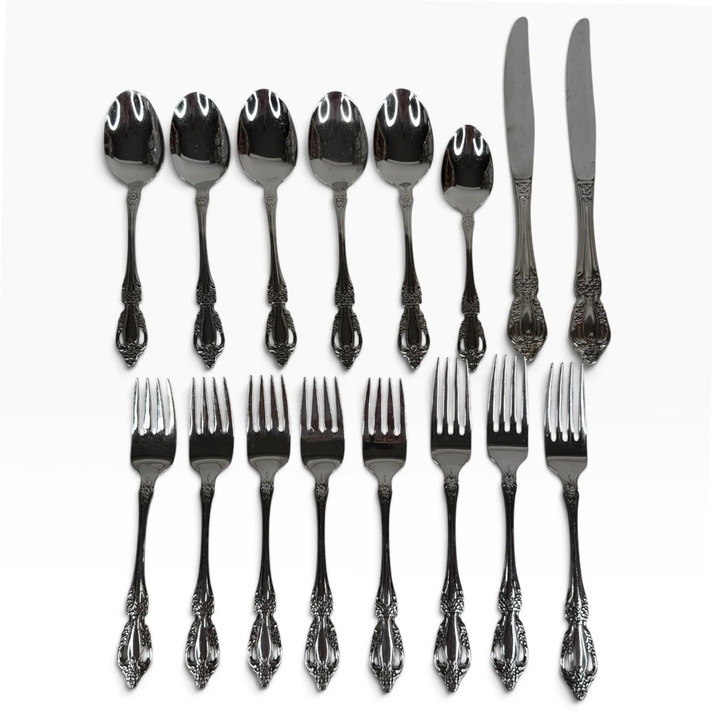 16 PCs Oneida Distinction Deluxe Raphael Flatware Stainless Steel Ornate Scroll